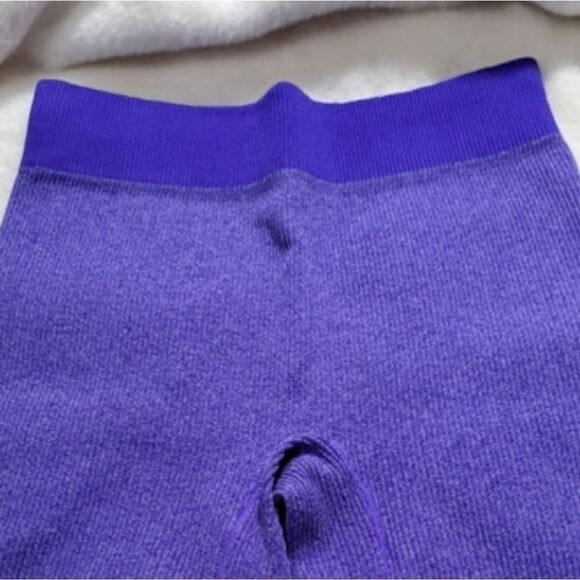 New Zenana Ribbed Shorts - Picture 2 of 4